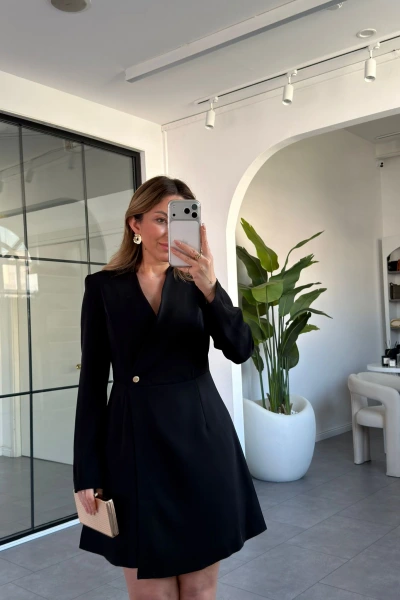 SİYAH TEK DÜĞMELİ ELBİSE