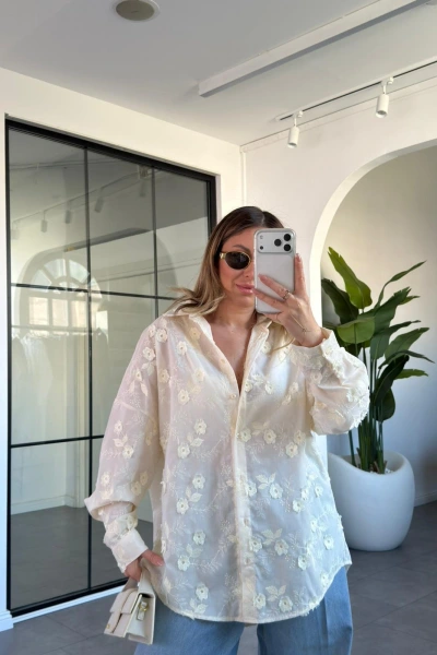 EKRU ÇİÇEK NAKIŞLI GÖMLEK 9714