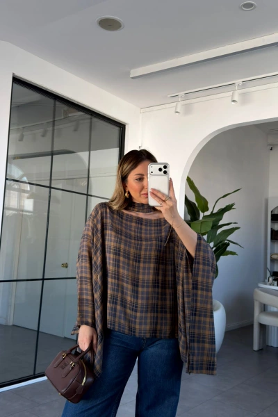 FULARLI EKOSE DESEN DÖKÜMLÜ BLUZ