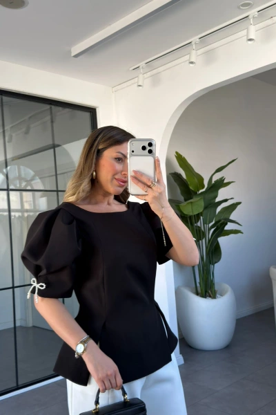 SİYAH FİYONK DETAYLI BALON KOL BLUZ