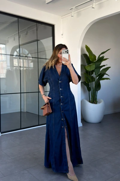 V YAKA BOYDAN DÜĞMELİ KISA KOL JEAN ELBİSE