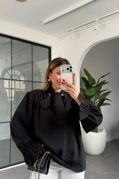 SİYAH YAKASI BAĞLAMALI VATKALI BLUZ 1016