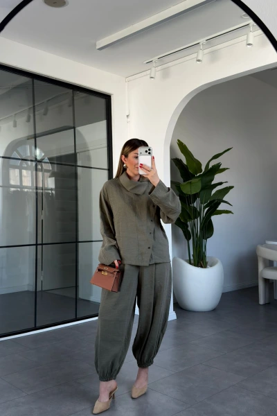 HAKİ DİK YAKA YUMUŞACIK DOKULU ŞALVAR TAKIM 51318