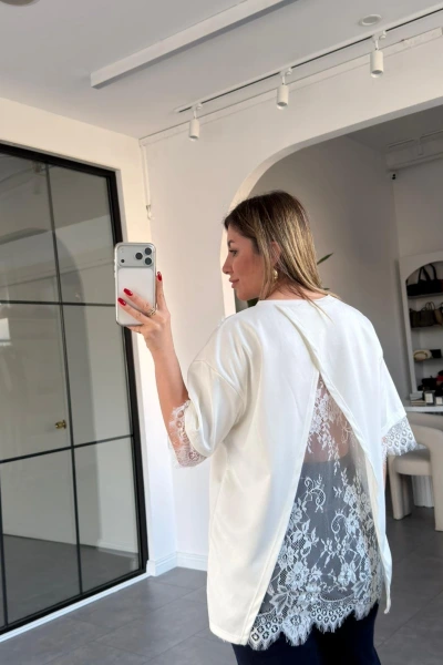 BEYAZ KOLLARI VE SIRTI DANTELLİ T-SHİRT 1073