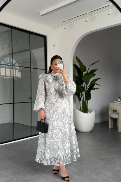 SİYAH YAKASI FULAR DETAYLI ELBİSE 9804