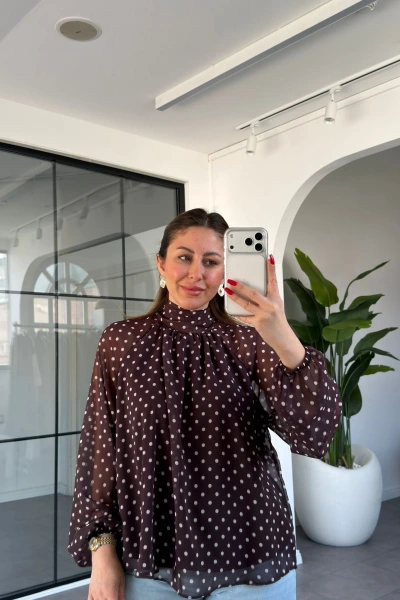 MOR PUANTİYELİ ŞAL DETAYLI ŞİFON BLUZ