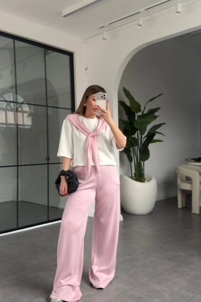 PEMBE FULAR DETAYLI MODAL EŞOFMAN TAKIMI