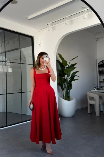 KRIMIZI KALIN ASKILI KARE YAKA ELBİSE