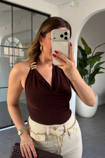 KAHVE SIFIR KOL BOYUNDAN GEÇMELİ BLUZ 12247