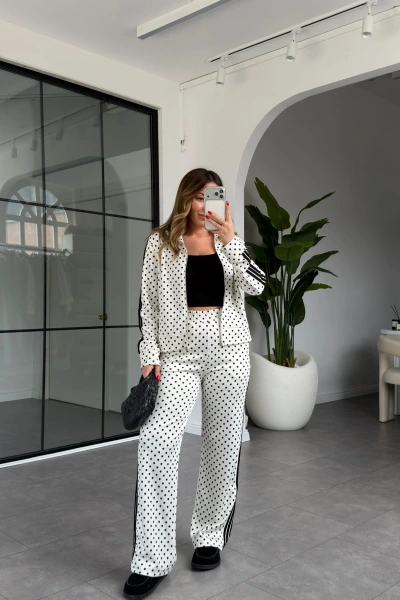 BEYAZ PUANTİLİYELİ ÜÇLÜ TAKIM