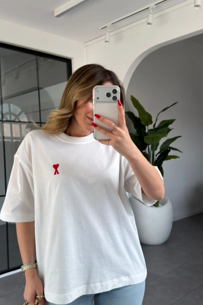 BEYAZ KALP NAKIŞLI T-SHİRT 261045