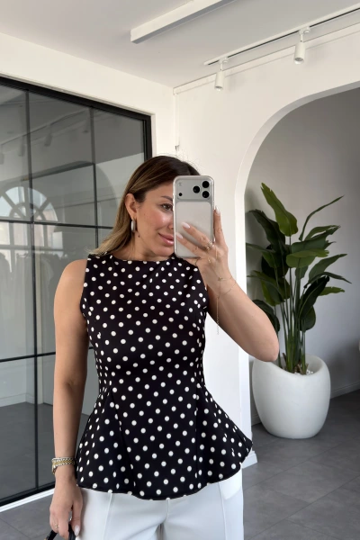 SİYAH BEYAZ PUANTİYE BLUZ