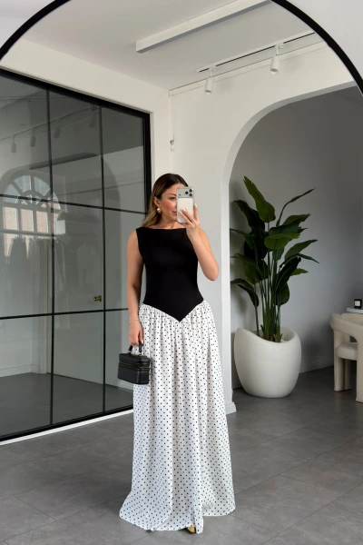 SİYAH PUANTİYE DETAYLI ELBİSE