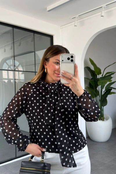 SİYAH PUANTİYELİ ŞİFON BLUZ