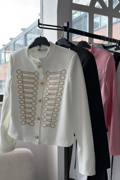 BEYAZ GOLD NAKIŞLI HAKİM YAKA CEKET 6351