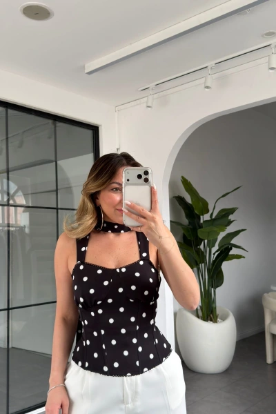 SİYAH PUANTİYE FULARLI KORSE BLUZ 1037