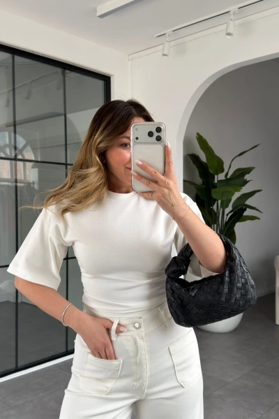 EKRU YANI BÜZGÜLÜ T-SHIRT 22982