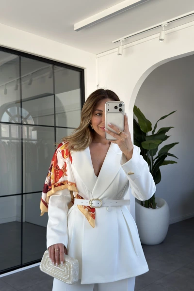 BEYAZ ŞAL DETAYLI KEMERLİ CEKET 6337