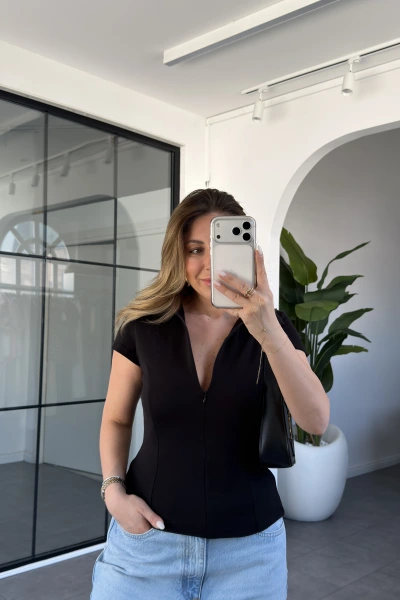 SİYAH POLO YAKA FERMUARLI BLUZ 3232