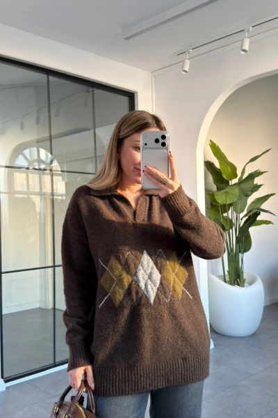 ACI KAHVE BAKLAVA DESEN POLO YAKA KAZAK