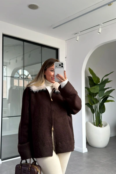 ACI KAHVE YAKASI KÜRK DETAYLI HIRKA