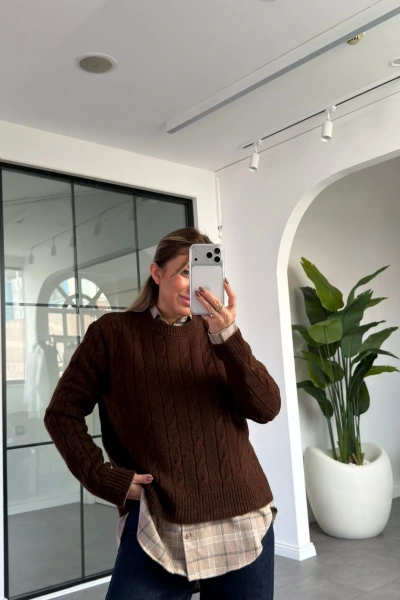 ACI KAHVE YUVARLAK YAKA SAÇ ÖRGÜ TRİKO KAZAK