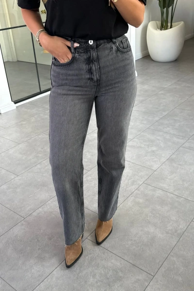 GRİ TAŞLAMA KESİK PAÇA JEAN