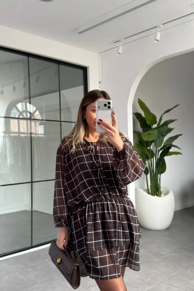 ACI KAHVE KARELİ ŞİFON ELBİSE