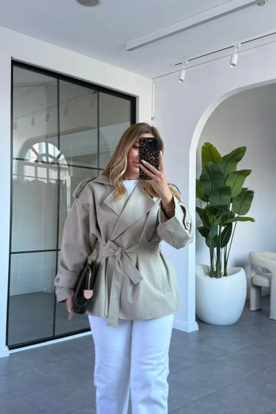 ADAÇAYI YEŞİLİ OMUZ VATKALI KISA TRENÇKOT