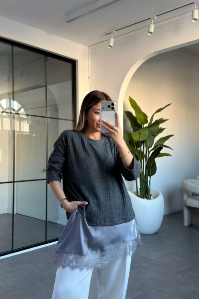 ANTRASİT DANTEL DETAY TRİKO BLUZ