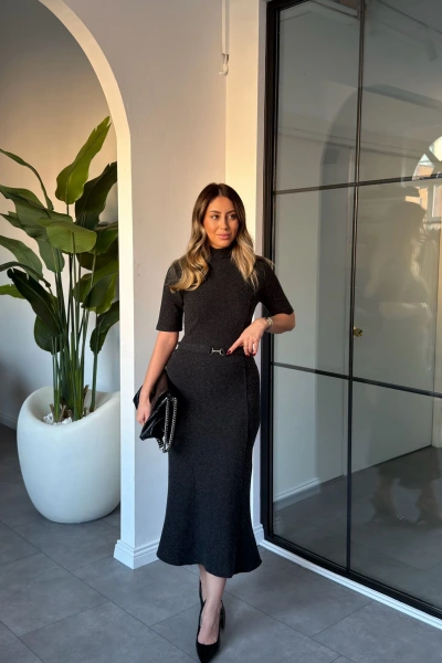 ANTRASİT DİKİŞ DETAYLI KEMERLİ ELBİSE