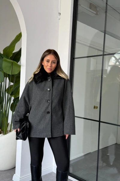 ANTRASİT KÜRK YAKA DÖRT DÜĞMELİ KAŞE KABAN