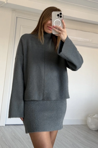 Antrasit Simli Sakallı Etekli Takım