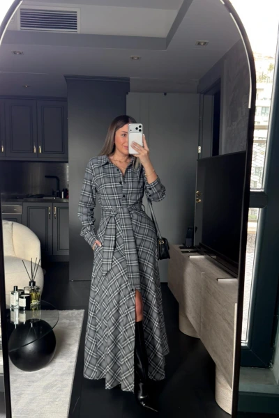 ANTRASİT SİYAH KEMER DETAY EKOSE ELBİSE