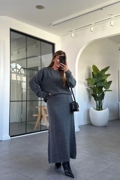 ANTRASİT TRİKO ETEK ÜST TAKIM