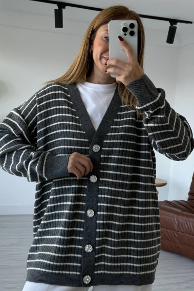 Antrasit V Yaka İnce Çizgili Düğmeli Uzun Hırka