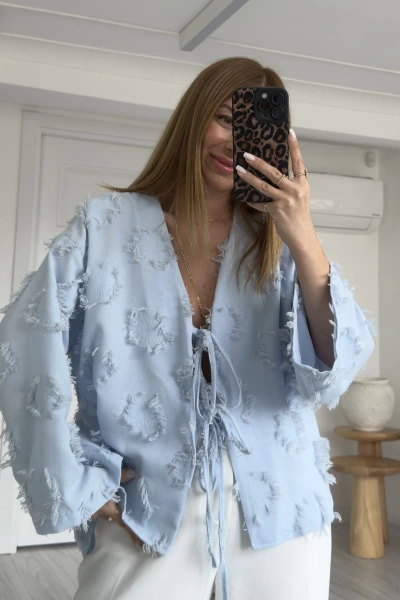 Bebe Mavi Püsküllü Bağlamalı Gömlek