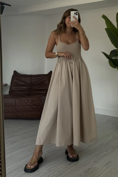 Bej Askılı Kloş Elbise