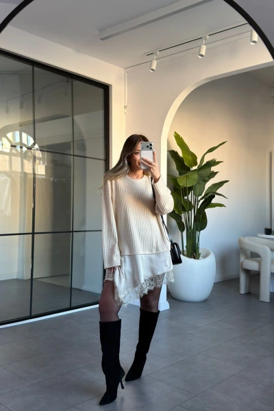 BEJ DANTEL DETAY TRİKO BLUZ