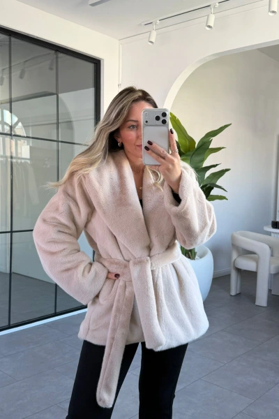 BEJ ŞAL YAKA PREMİUM KUŞAKLI KÜRK