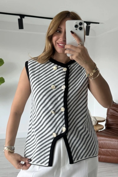 Beyaz Çizgili Tasarım Triko Yelek