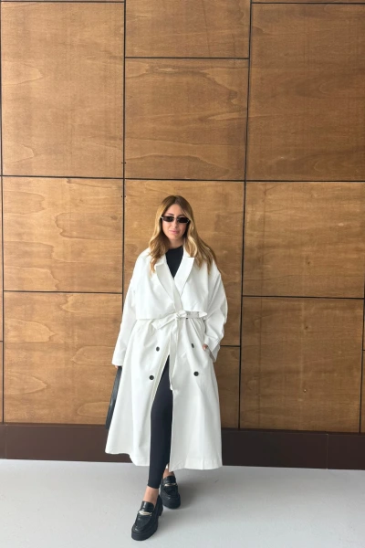 BEYAZ DÜĞMELİ MANŞET DETAY KUŞAKLI TRENÇKOT