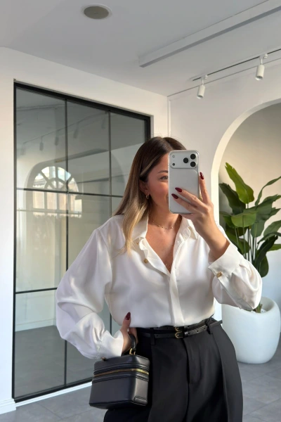 BEYAZ GOLD DÜĞME DETAY SATEN GÖMLEK