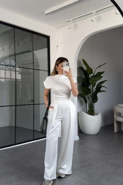 BEYAZ KISA KOL MODAL TAKIM 23007