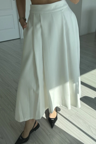 Beyaz Kloş Midi Boy Etek
