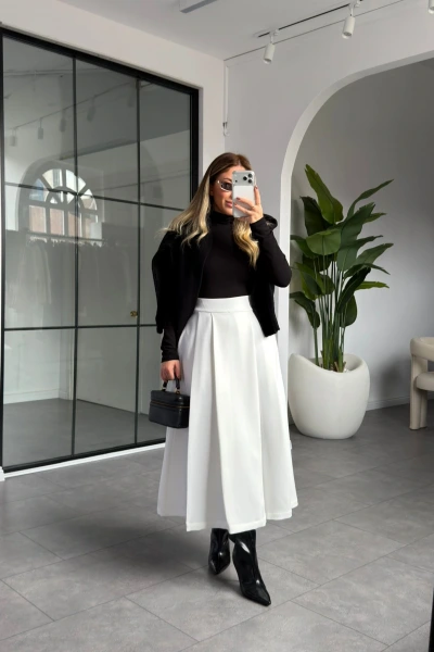 Beyaz Kloş Midi Boy Etek