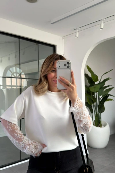 BEYAZ KOLLARI DANTEL DETAYLI T-SHIRT 1049