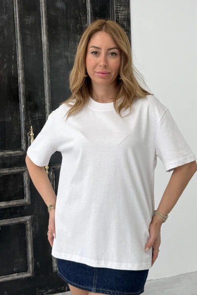 Beyaz Marka Model Dekoratif Dikişli Pamuklu T-Shirt