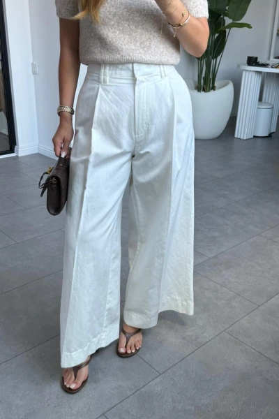BEYAZ DİLVİN PİLİLİ GENİŞ PAÇA PANTOLON