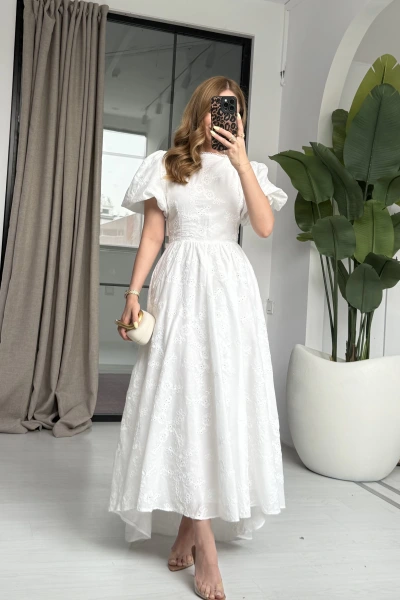 BEYAZ SIRTI BAĞLAMALI FİSTO ELBİSE